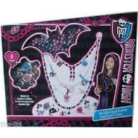 See more information about the Monster High Scary Charms and Chains