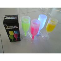 See more information about the Glow in the Dark Champagne Cup (Single)