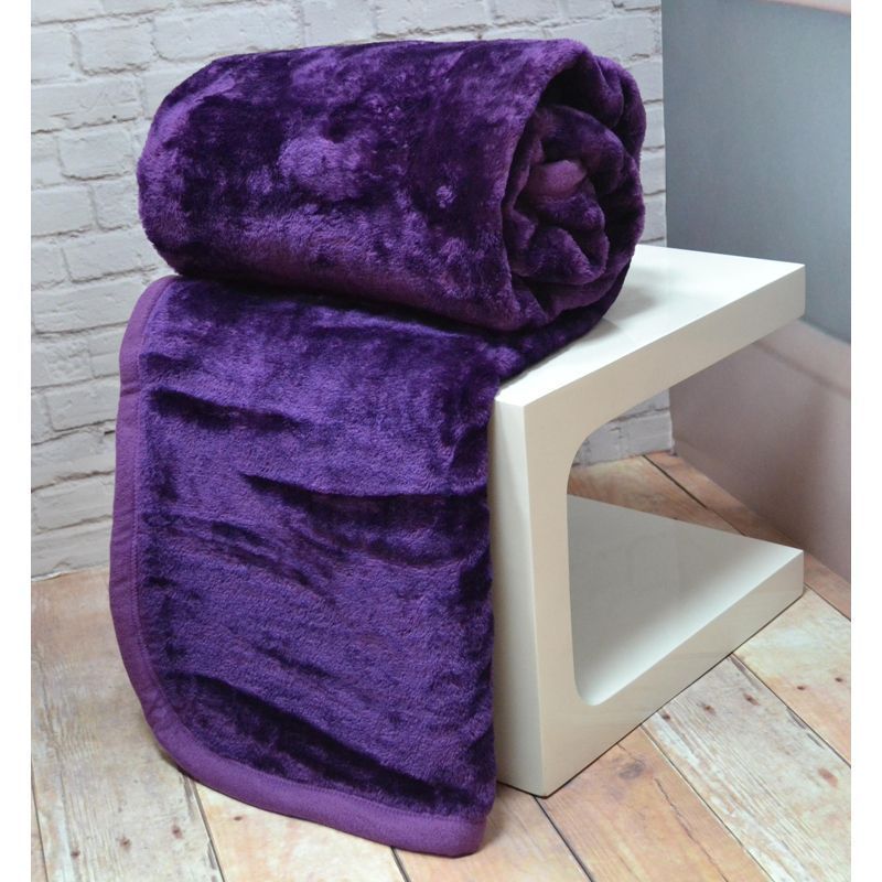 Plain Colour Jumbo Throw (150cm x 200cm)